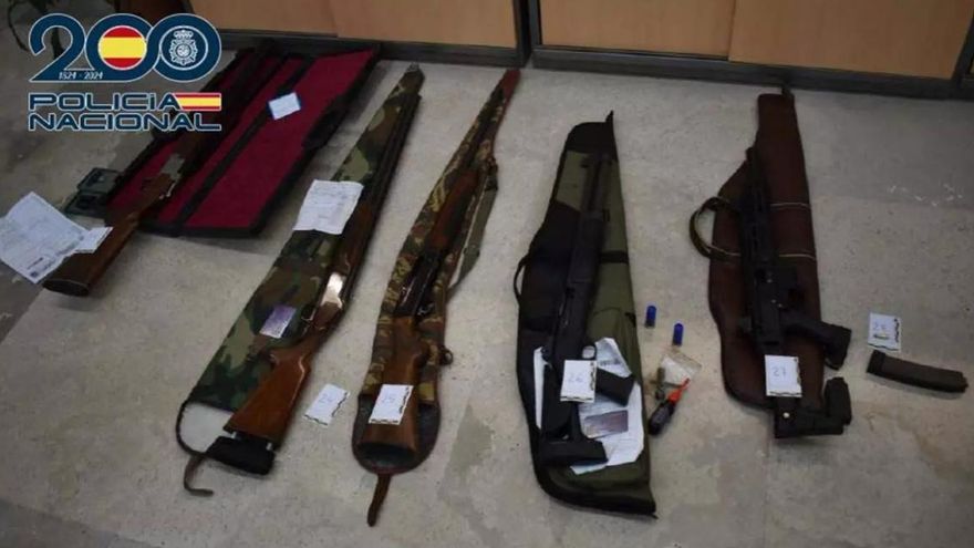 Intervenidas cinco armas de fuego, entre ellas un subfusil, tras el tiroteo de Plasencia