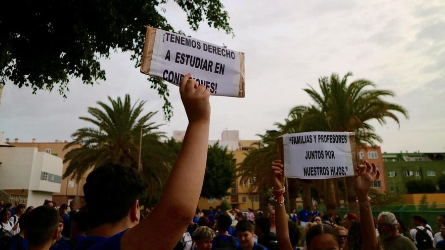 "No corre ni un pizco de aire": el IES El Doctoral clama contra el calor en las aulas