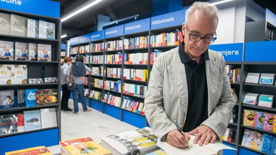 Juan José Millás: "La literatura da sentido a la vida de los lectores"
