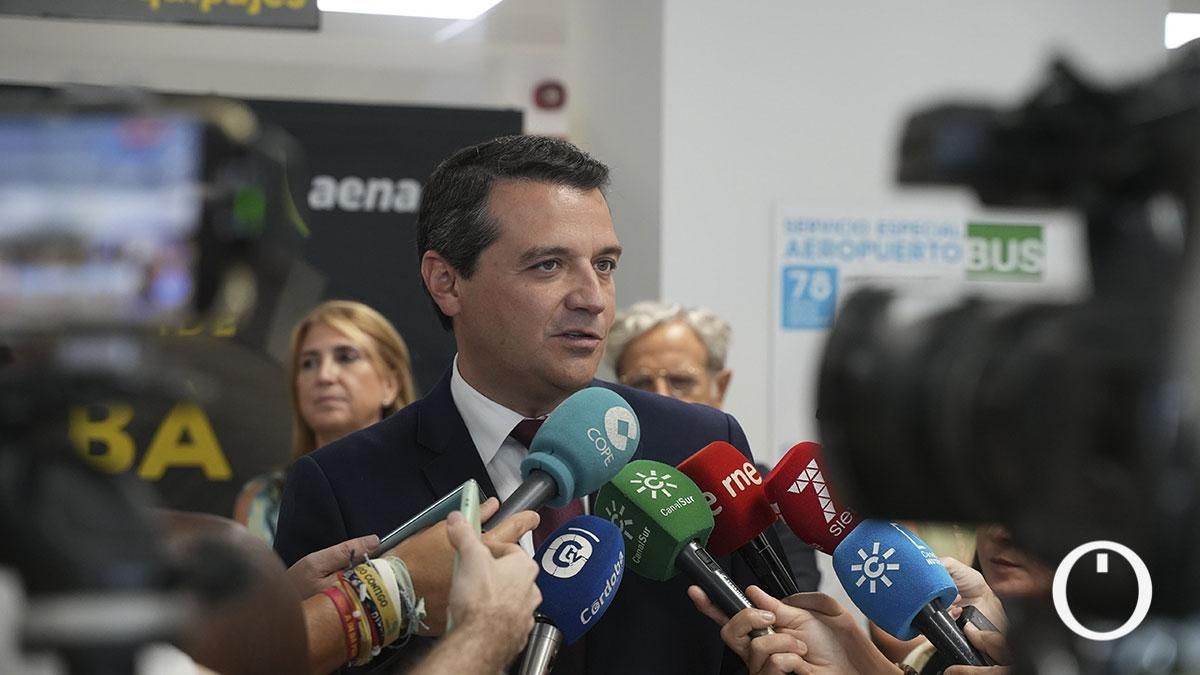 Llegada al aeropuerto de Córdoba del primer vuelo de Vueling desde Barcelona