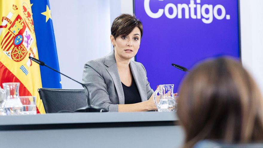 La ministra de Política Territorial y portavoz del Gobierno en funciones, Isabel Rodríguez, durante una rueda de prensa.