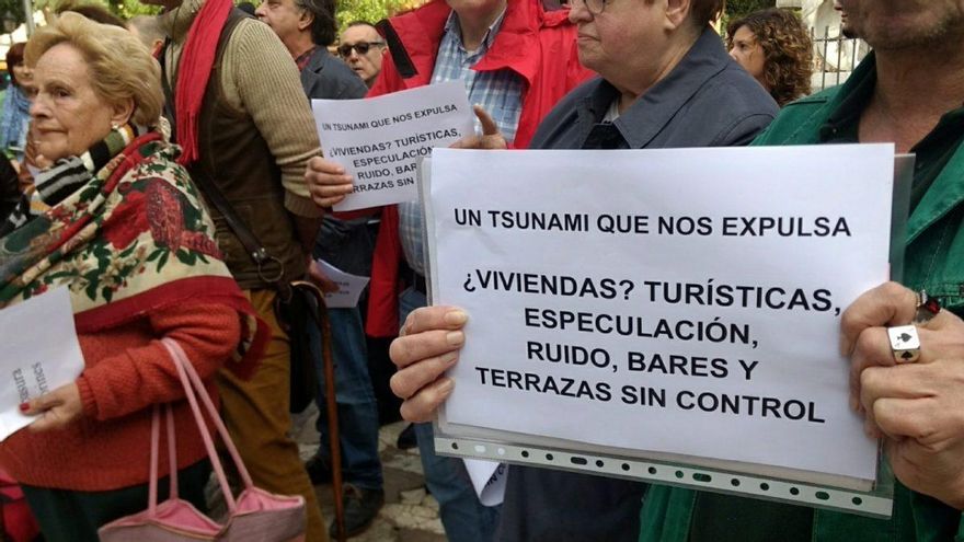 El Ayuntamiento de Madrid restringe los pisos turísticos solo a los bajos y los primeros de los edificios