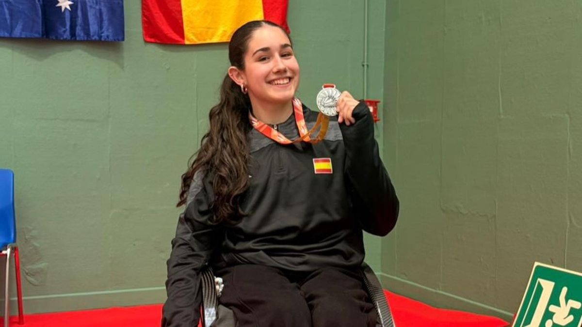 Maya Alcaide, con la medalla de plata