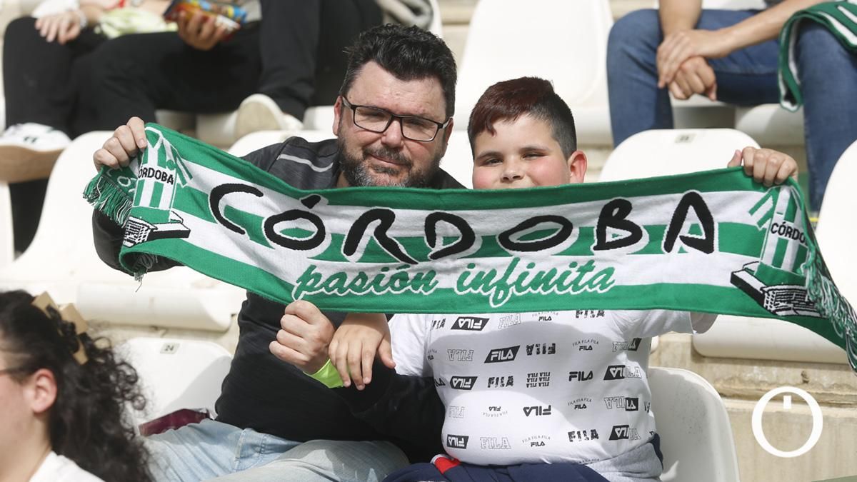 Grada Blanquiverde del Córdoba CF - San Fernando CD