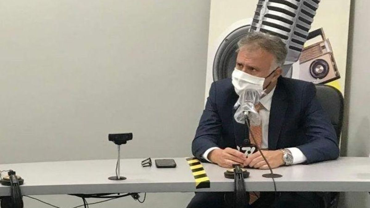El presidente de Canarias, durante la entrevista en 7.7 Radio