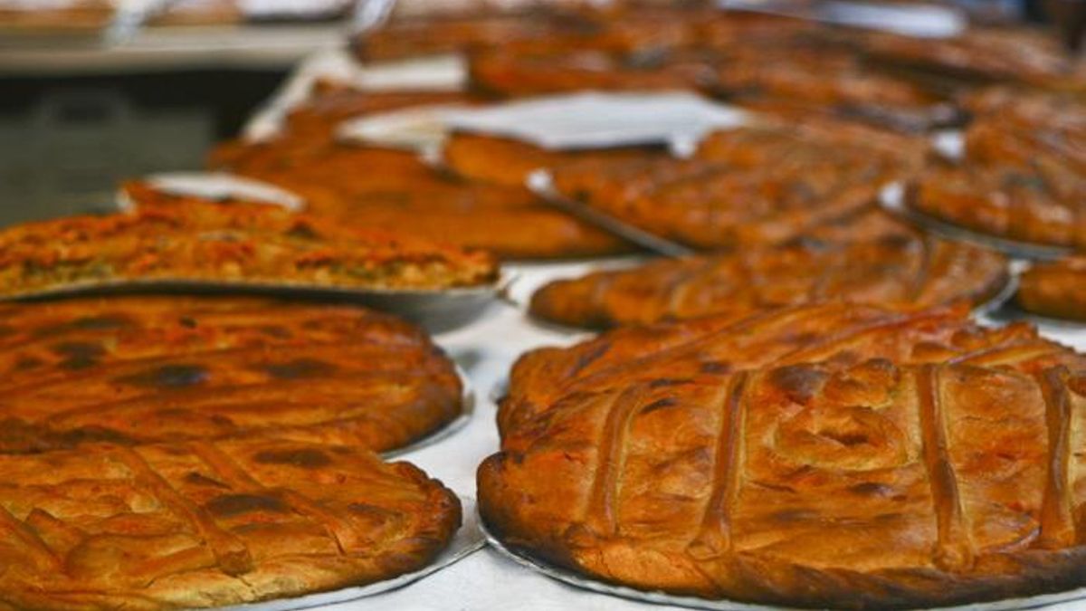La receta paso a paso de empanada de bacalao con pasas, el clásico tradicional de la gastronomía gallega que nunca decepciona