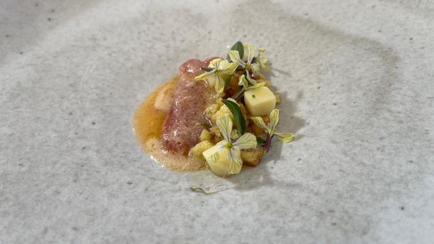 Tomate, pan y queso.