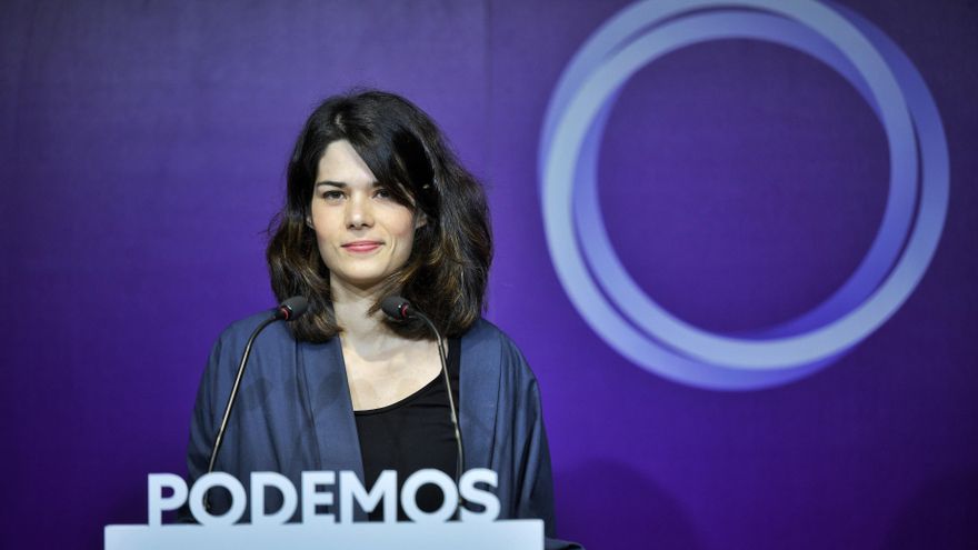 La portavoz de Podemos, Isa Serra, interviene en una rueda de prensa en la sede del partido para valorar la actualidad política.