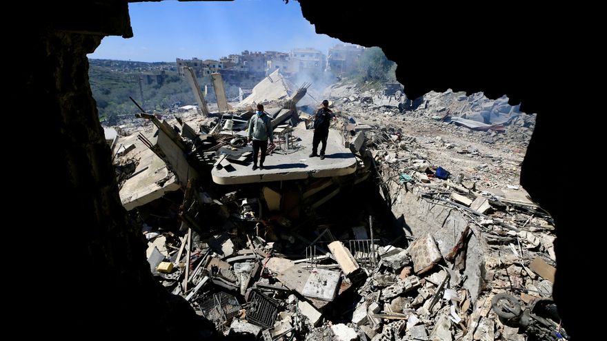 Ataque israelí sobre un edificio en Sir el-Gharbiyeh, Líbano, el 8 de marzo de 2026