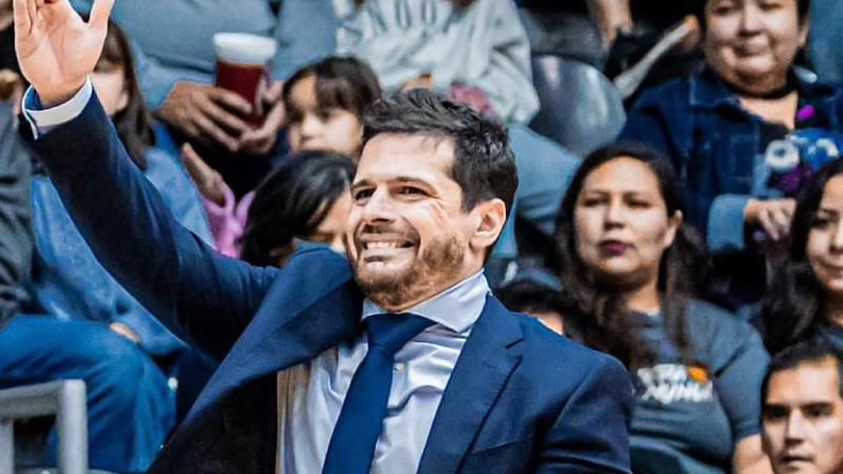 José Santaella durante un partido en México.
