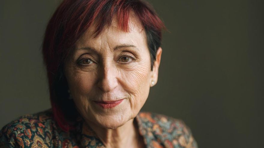 Elia Barceló: “No entiendo por qué periódicos serios se bajan al nivel de jalear las idioteces de los políticos de derechas”