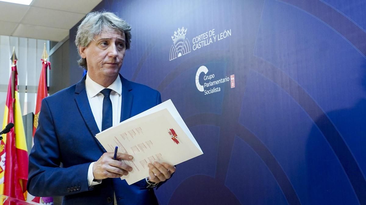 Carlos Martínez mantiene su confianza en Zapatero, pero aclara: "Quien la haga, que pague"