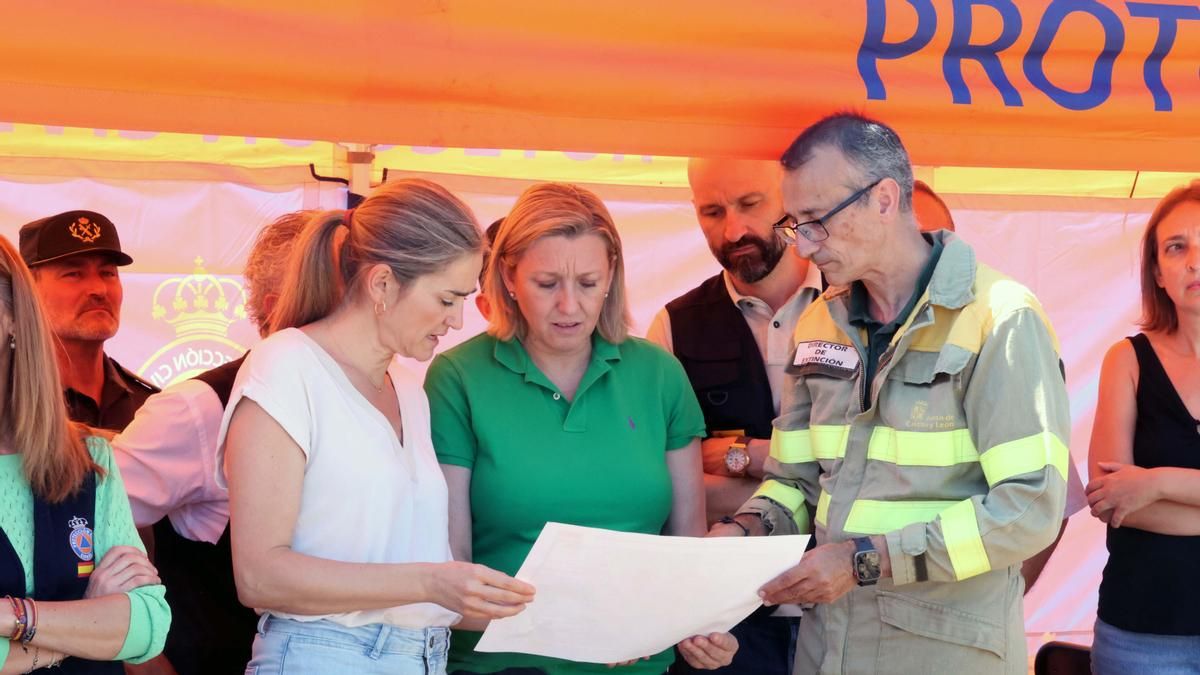 La ministra Aagesen pide desde el incendio de Veguellina un pacto de Estado contra la emergencia climática
