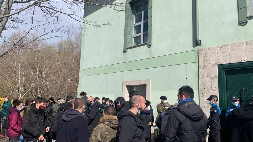 La Policía desaloja el Centro Social de La Molinera de Valladolid tras su compra por un fondo buitre