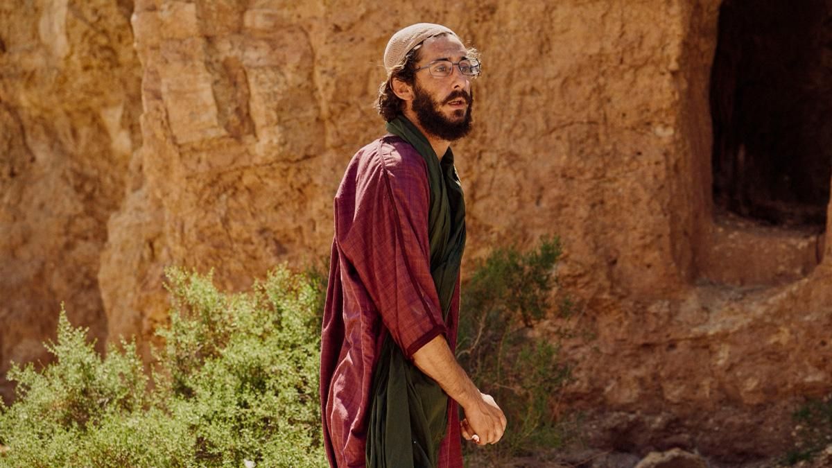 Imagen capitular de 'Todo lo necesario'