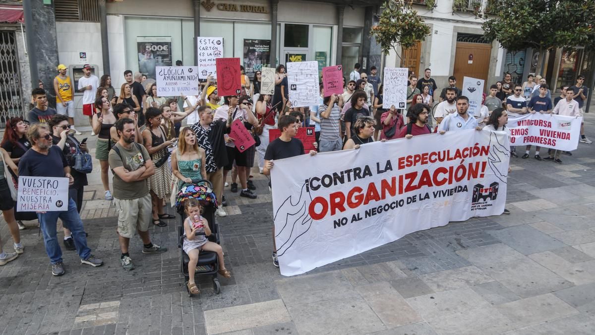 Concentración por la vivienda en Córdoba