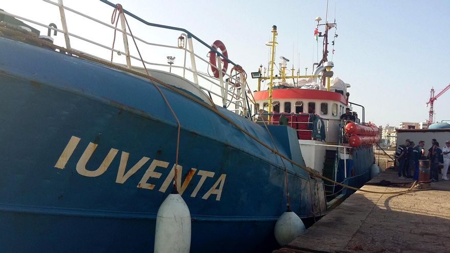 La justicia italiana decide si procesa a los miembros de una ONG de rescate de migrantes