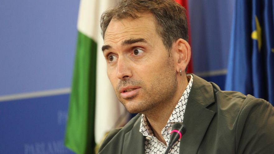 Archivo - El coordinador general de IU Andalucía, Toni Valero, en una imagen de archivo.