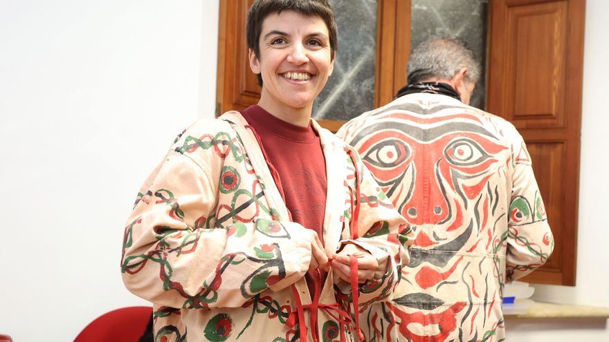 Una mujer participa por primera vez en el baile de la 'colla de dimonis' de Manacor: "Ya tocaba"