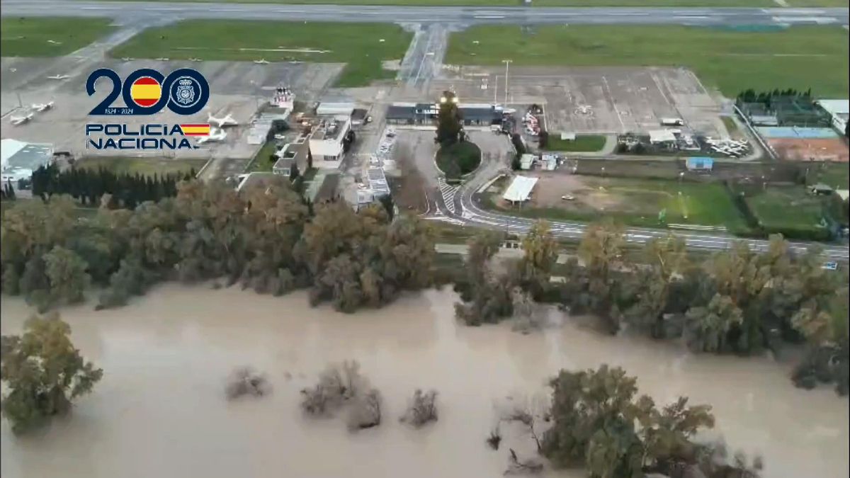 Vista actual del aeropuerto de Córdoba junto a las parcelas inundadas.