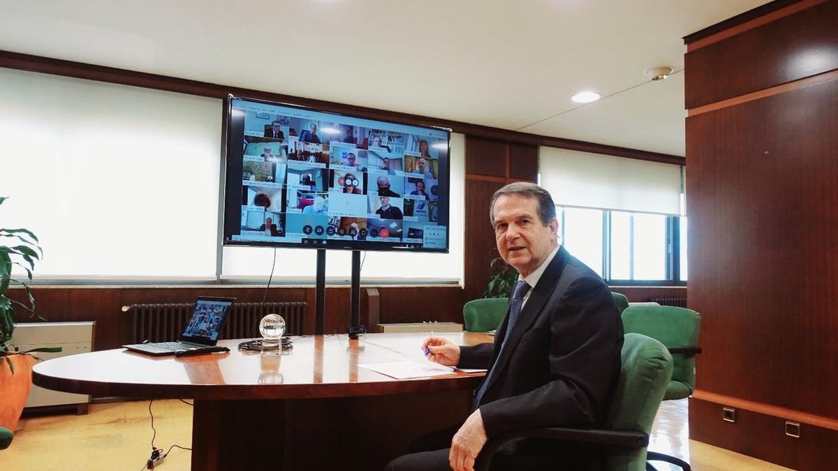 El Gobierno estudiará con la FEMP el gasto de casi 10.000 millones de superávit y remanentes locales