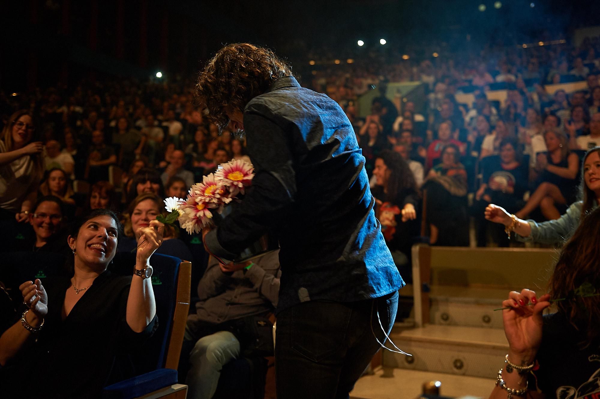 Rulo tuvo muchos detalles para sus fans, que se volcaron en esta doble cita en Santander. | EL REY LAGARTÓN
