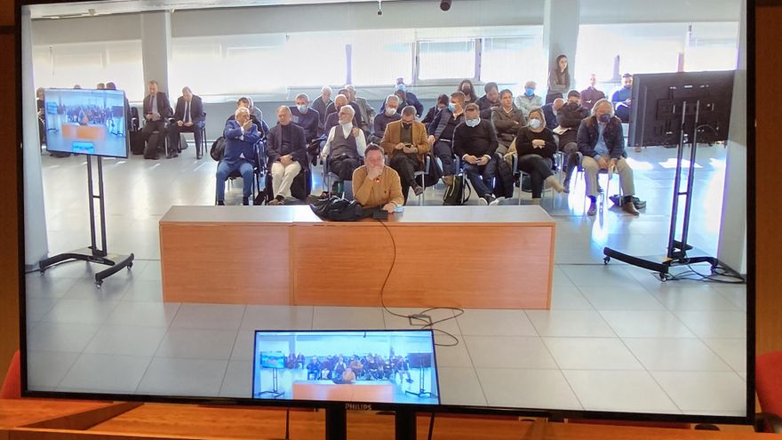 El tribunal del 'caso Taula' mantiene el juicio a pesar de la insólita petición de renuncia de un acusado a su letrada