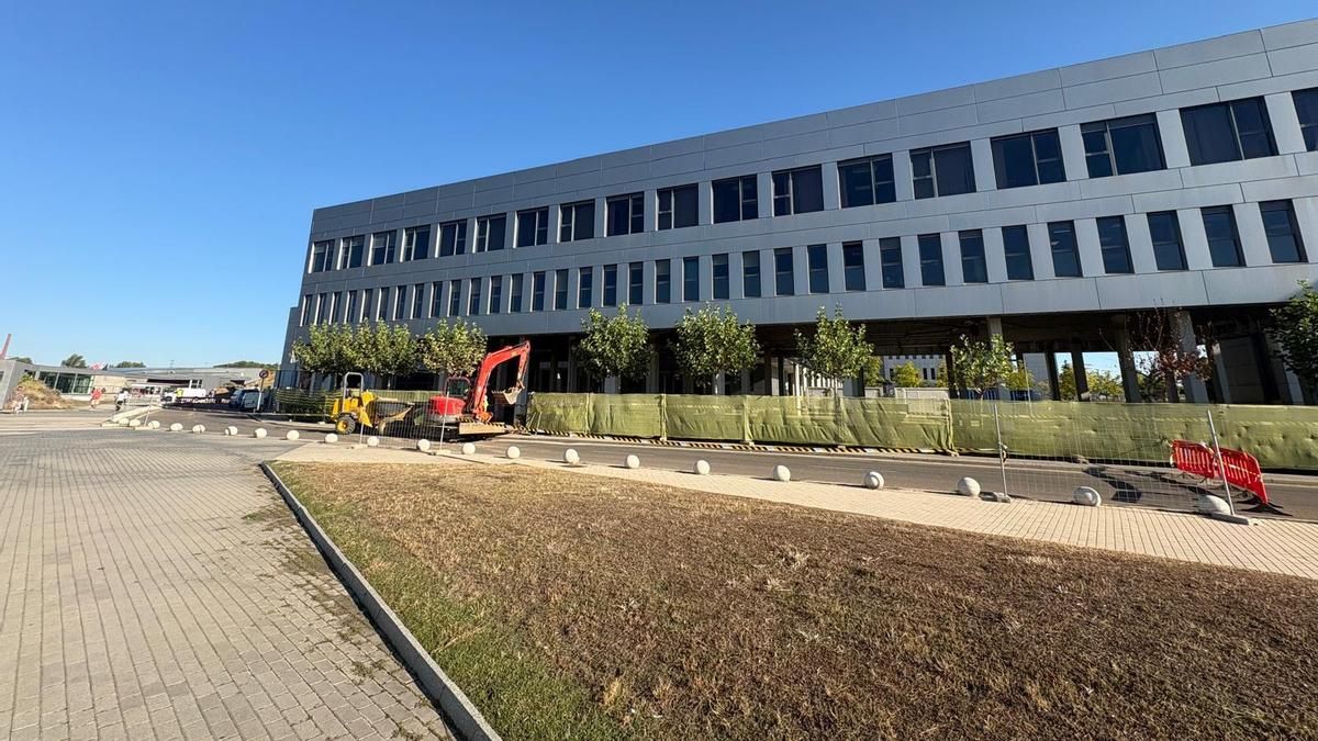 Cortes de tráfico en el recinto del Hospital de León por obras para la nueva Unidad de Reanimación