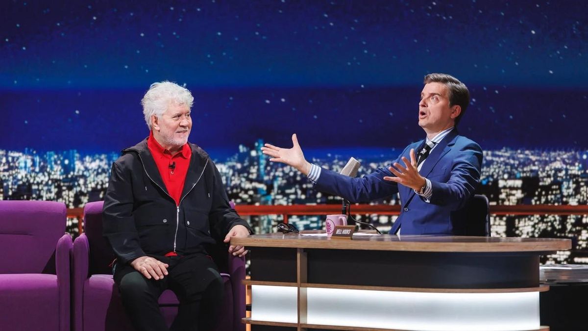 Marc Giró señaló la diferencia entre "ser de derechas o izquierdas" y Almodóvar confesó el programa de laSexta que sigue "fielmente"