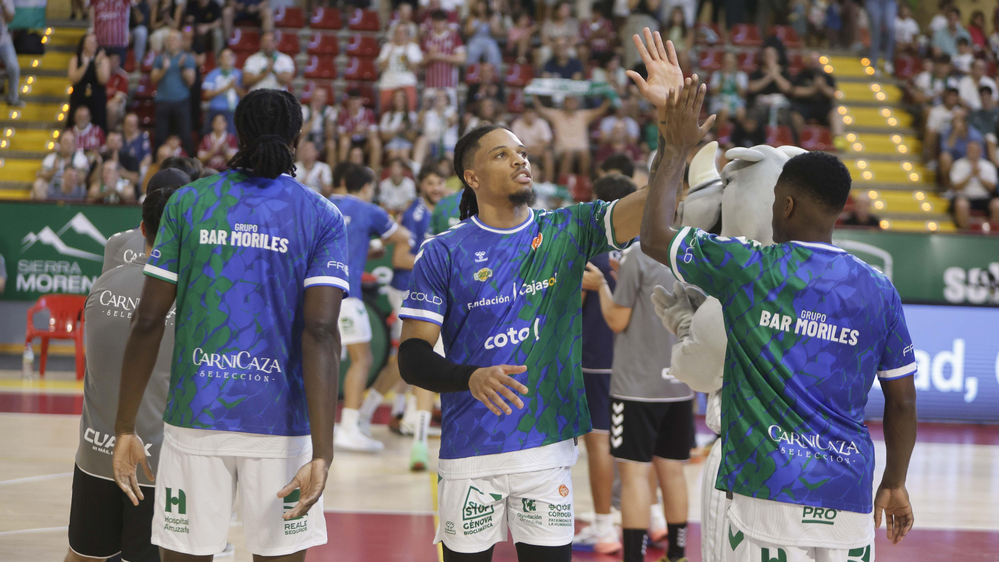 El estreno del Cajasol Coto Córdoba en Primera FEB, en imágenes