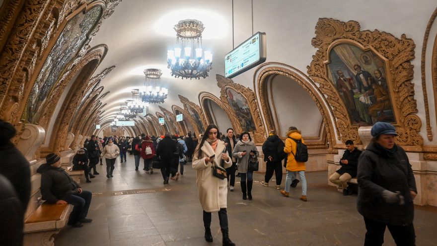 El metro de Moscú, un museo bajo tierra, cumple 90 años