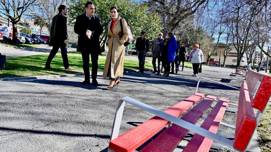 Bancos de teja a instalar por el Ayuntamiento de Santander.