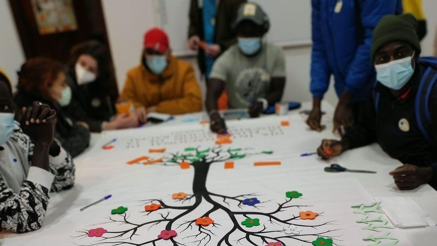 Encuentro intercultural en un taller con APIC