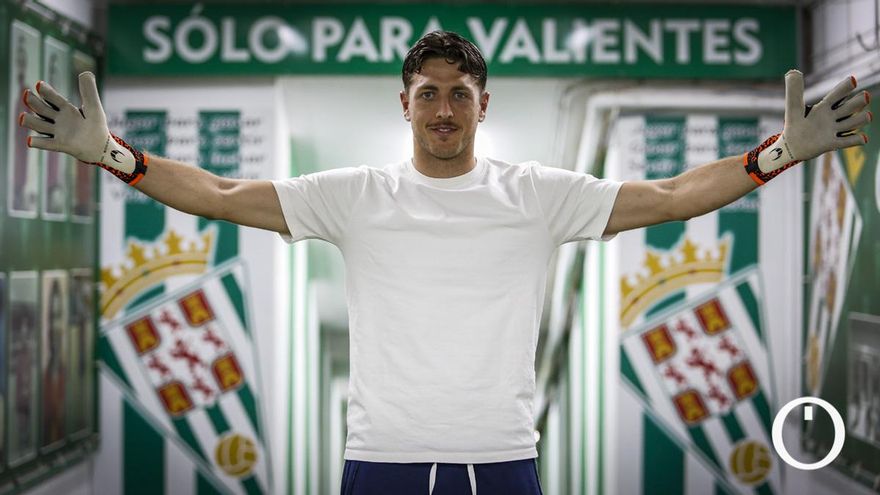 El 'Santo' se queda: Carlos Marín renueva con el Córdoba CF hasta 2028