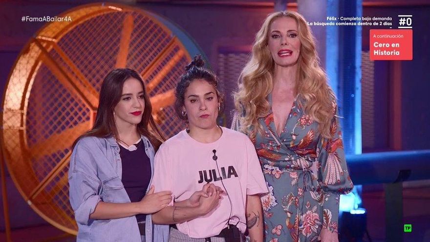 Julia reta a Mónica para quedarse con Claudia