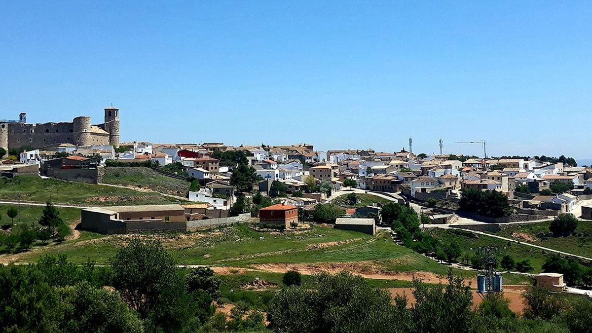 Castillo de Garcimuñoz declara un día de luto por el fallecimiento del divulgador José María González