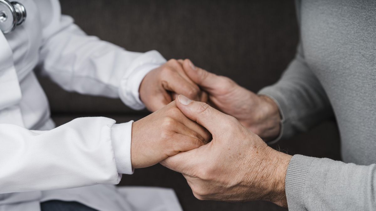 Un médico y su paciente | FREEPICK