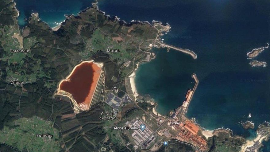 La Xunta autoriza ampliar en otros cuatro metros de altura la balsa de lodos rojos de Alcoa en la costa de Lugo