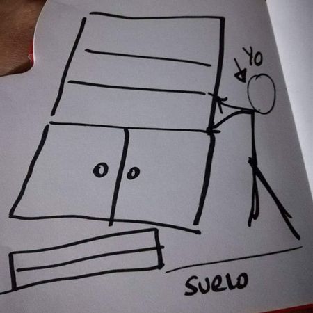 La Winchester sujetando la estantería