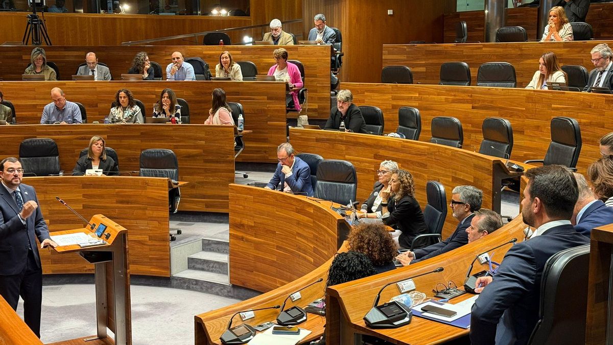 Adrián Barbón, durante su réplica a Queipo.