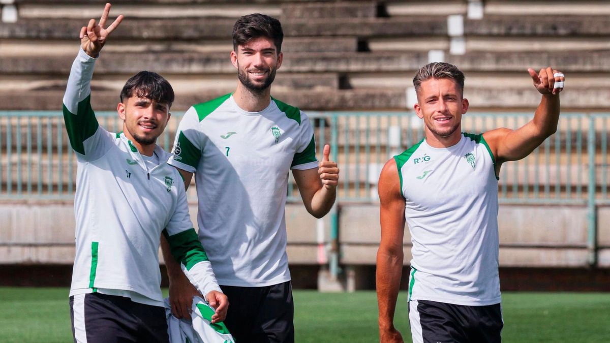 Isma Ruiz, junto a Kevin Medina y Théo Zidane en el entrenamiento de este miércoles