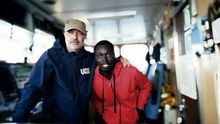 “Héroes son los que se cruzan el Mediterráneo en un barco de goma”