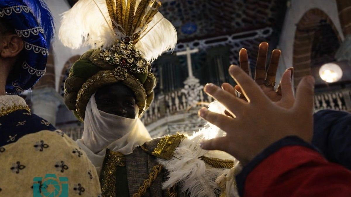 La magia de los Reyes Magos  riega de ilusión a La Palma  en un día lluvioso