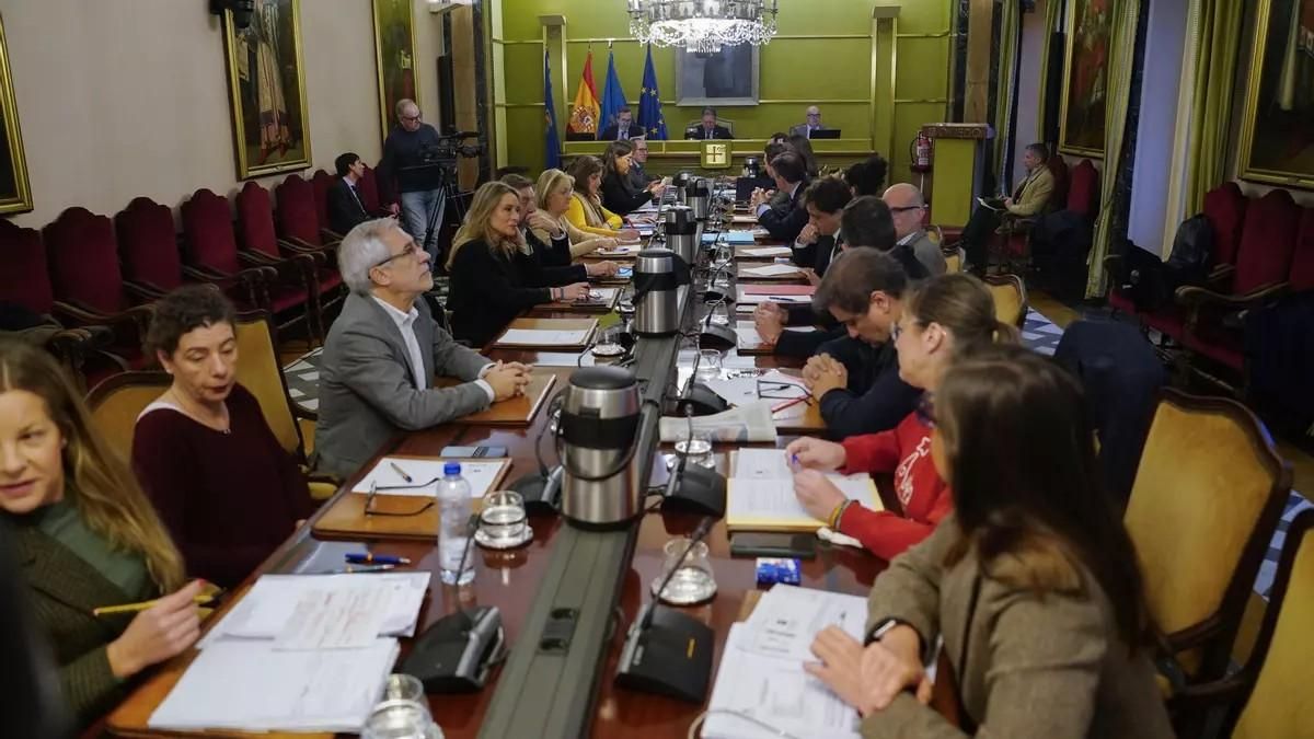 Imagen de archivo de un pleno del Ayuntamiento de Oviedo. 