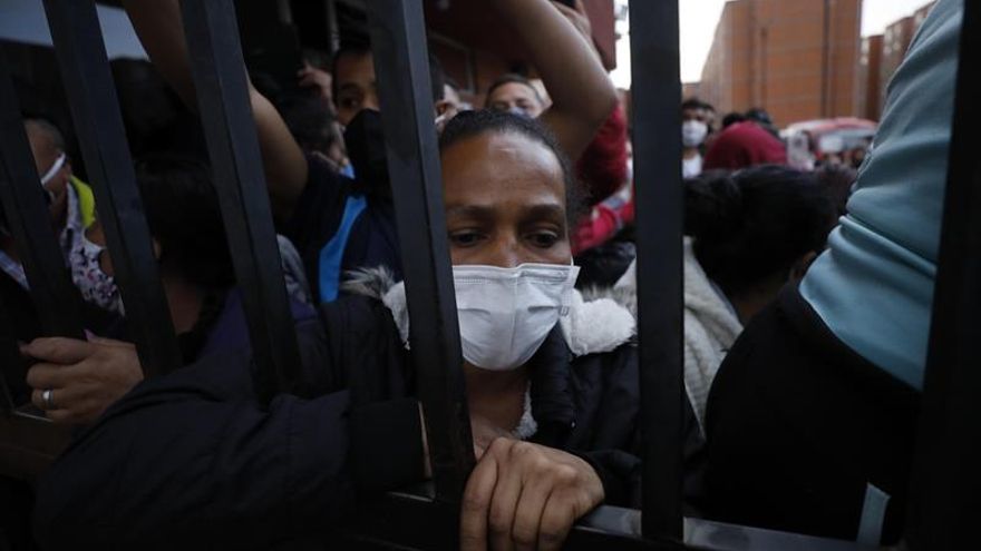 Bogotá registra el principal foco de COVID-19 de Colombia con 2.065 enfermos, seguido del Valle del Cauca (797), Antioquia (447), Bolívar (220), Cundinamarca (187).
