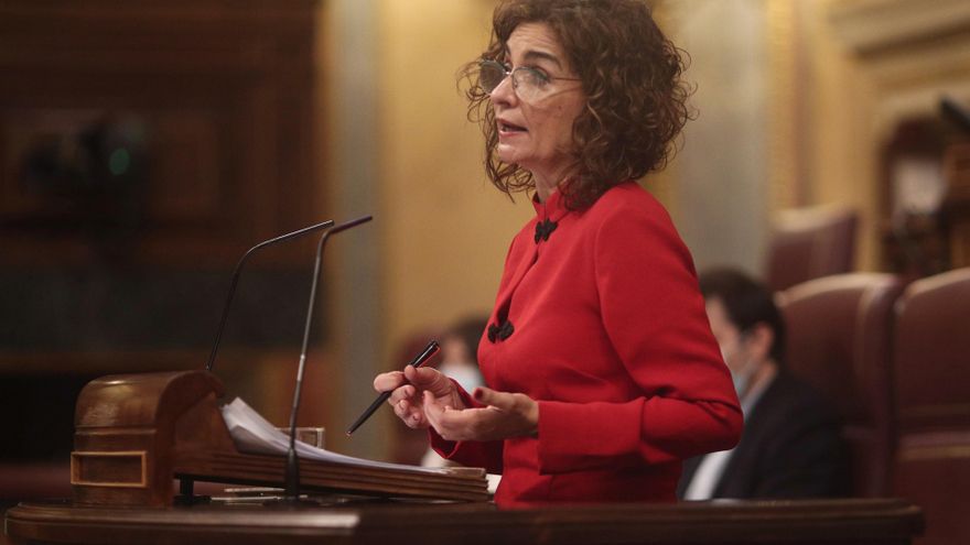 Archivo - La ministra de portavoz y de Hacienda, María Jesús Montero, durante su intervención en el pleno de Debate de totalidad del Proyecto de Ley de Presupuestos Generales del Estado para el año 2021, en el Congreso de los Diputados de 2020.