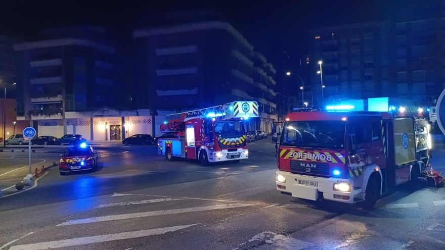 Un incendio en un supermercado de Laredo obliga a evacuar un edificio
