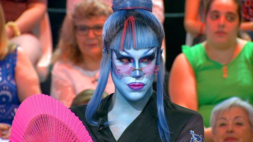 Drag Onyx visitó a Sonsoles Ónega tras su protagonismo en el 23J: "Me equivoqué de mesa"