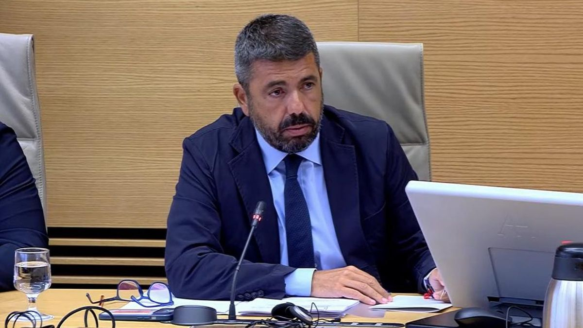 Carlos Mazón es nega a respondre en la comissió d'investigació de la dana: "Els tribunals ja s'han pronunciat"