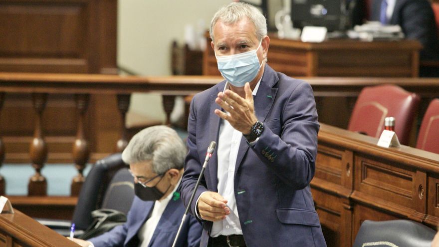 Sebastián Franquis: “Estamos en disposición de entregar a principios de octubre las primeras viviendas a las personas que han perdido sus casas por el volcán de La Palma”